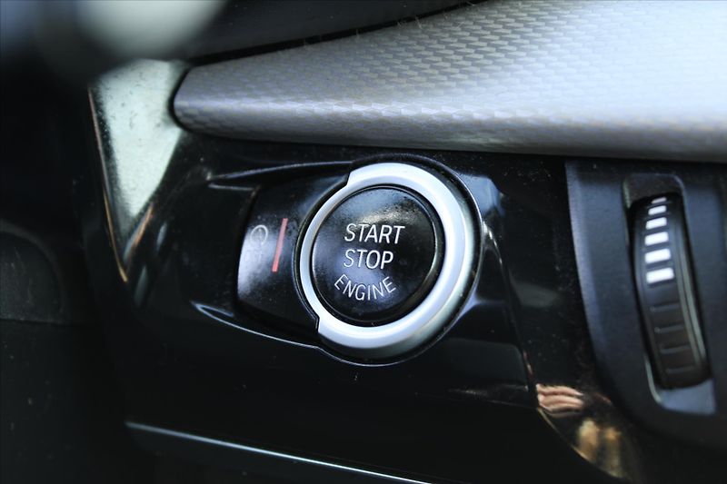 BMW X5 xDrive 30d 190kW M PAKET ČR - fotka 16 z 28