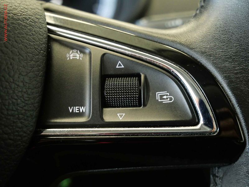 Škoda Octavia (2019) 1.6 TDi, Style, DSG, navi - fotka 16 z 23