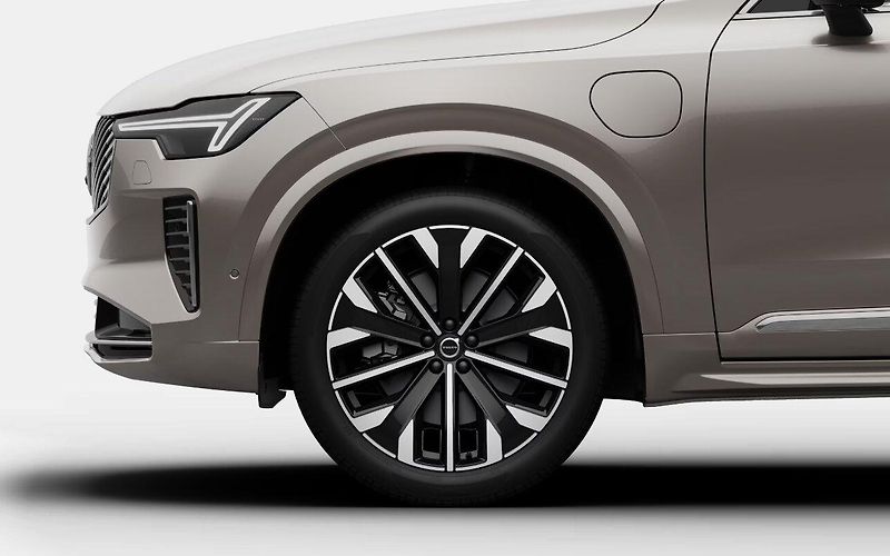 Volvo XC90 (2026) T8 AWD PLUS BRIGHT - fotka 9 z 17