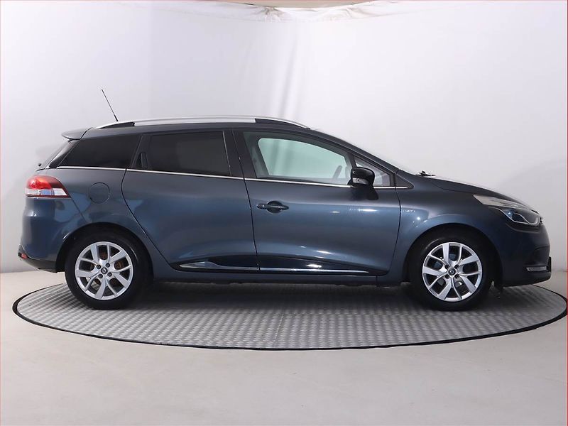 Renault Clio (2019) Limited 0.9 TCe, Serv.kniha - fotka 6 z 19