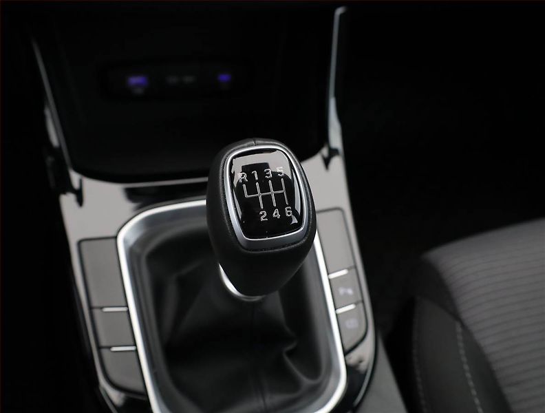 Hyundai i30 (2024) Smart 1.0 T-GDI, ČR,1.maj - fotka 11 z 20
