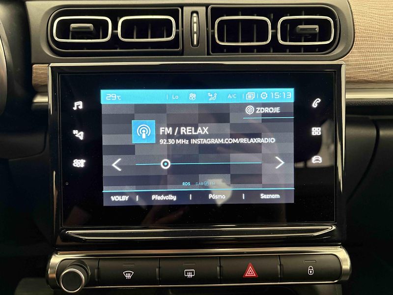 Citroën C3 (2022) Shine 1.2 PureTech 110K EAT6 - fotka 24 z 37