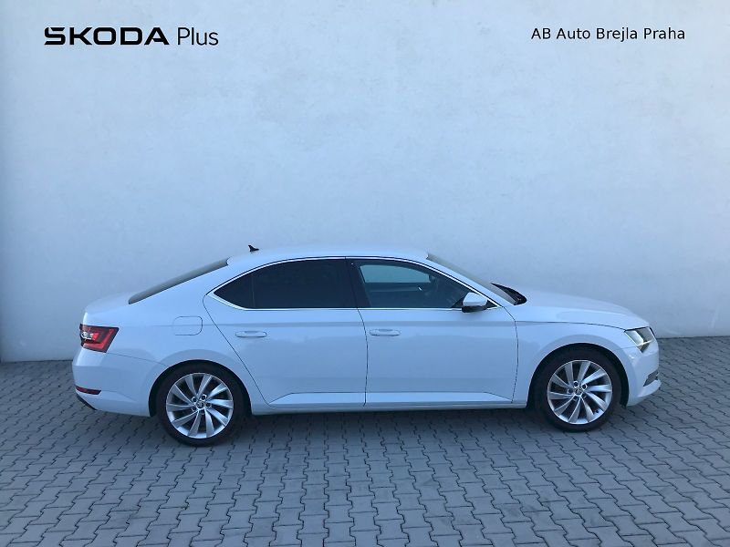 Škoda Superb (2017) GRT STY TD 140/2.0 A6F - fotka 7 z 27