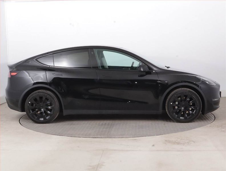 Tesla Model Y (2023) Long Range AWD 79kWh, SoH 91% - fotka 6 z 23