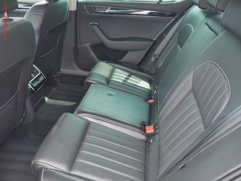 Škoda Superb (2019) 2.0 TDI 4x4, 2.maj,ČR, L&K - fotka 10 z 24