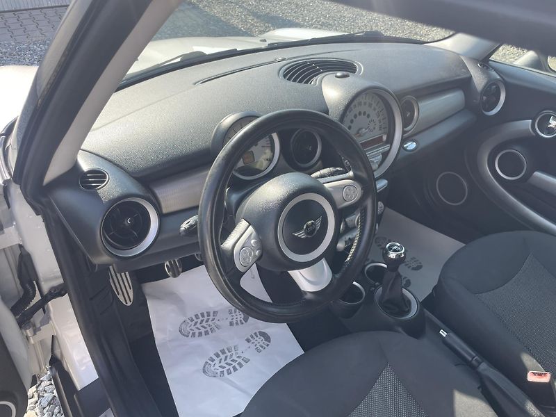 Mini Clubman 1.4i 95PS CLUBMAN REZERVACE!!! - fotka 107 z 176
