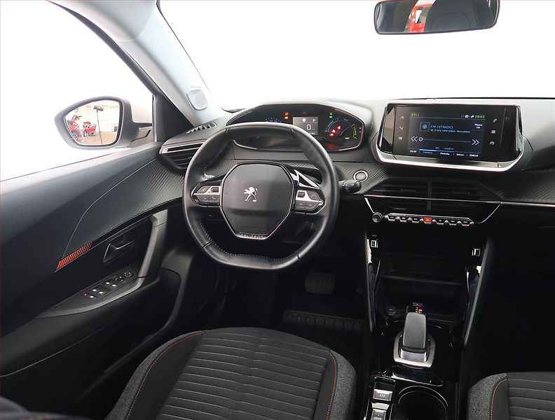 Peugeot 2008 (2021) Active 50 kWh, SoH 87% - fotka 7 z 23