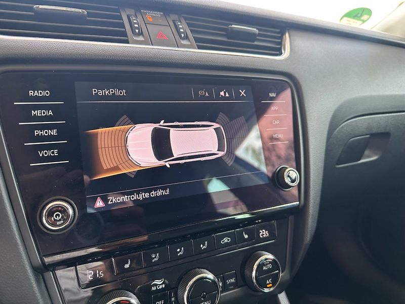 Škoda Octavia (2018) 1.8TSi WEBASTO, NAVI,FULL-LED - fotka 14 z 17