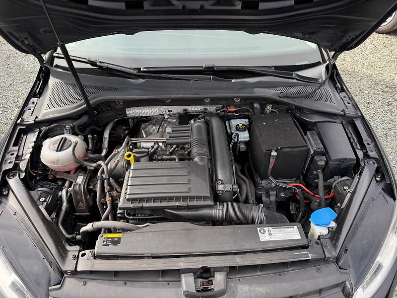 Volkswagen Golf 1.2 TSI 81KW CUP - fotka 13 z 13