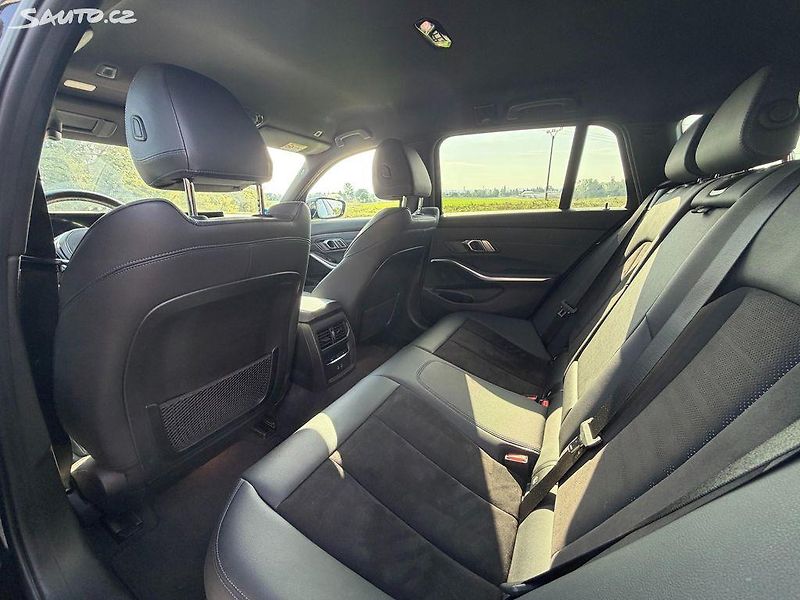 BMW Řada 3 (2023) 330i xDrive ČR DPH Tažné - fotka 15 z 17