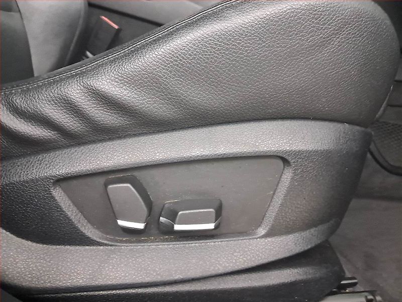 BMW Řada 5 (2012) 530d xDrive GT, 4X4, Automat - fotka 16 z 24
