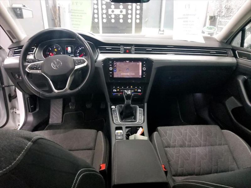 Volkswagen Passat 2,0 TDI MANUÁL TAŽNÉ KAMERA - fotka 5 z 8