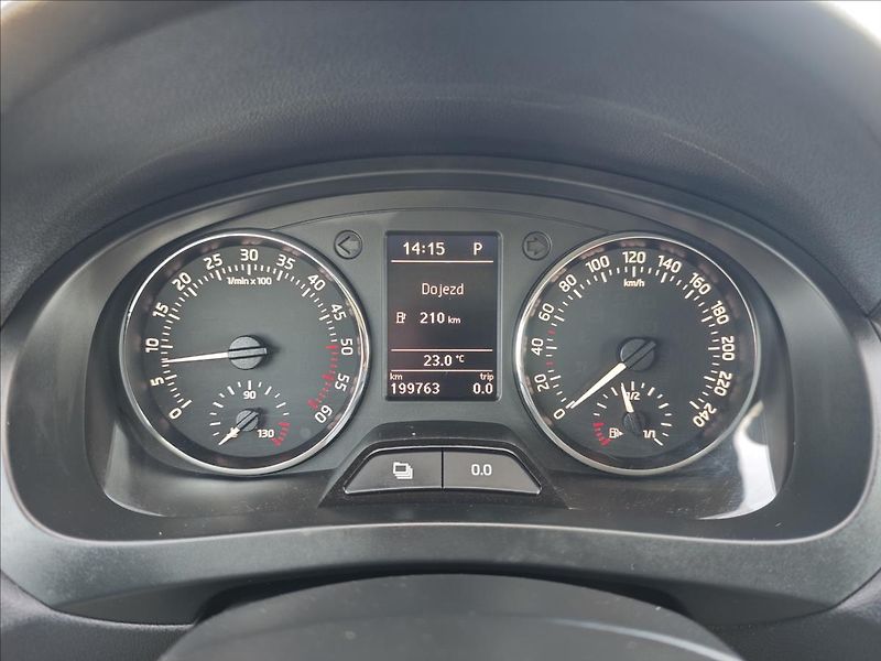 Škoda Rapid 1,6 TDI CR 66kW 7DSG  Spacebac - fotka 18 z 20