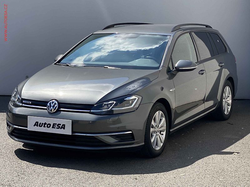 Volkswagen Golf (2020) 1.5 TSi, Comfortline, LED, - fotka 3 z 19
