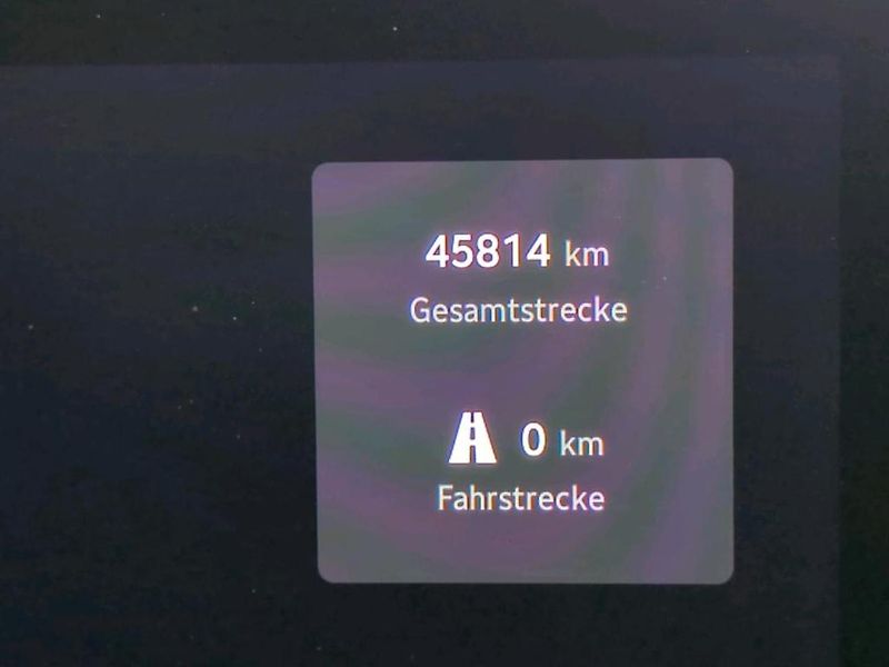 Škoda Superb Combi 2,0TDi 110kw DSG L&K 18A - fotka 10 z 12