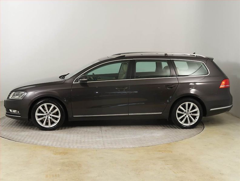 Volkswagen Passat (2011) Highline 2.0 TDI, 4X4 - fotka 3 z 24
