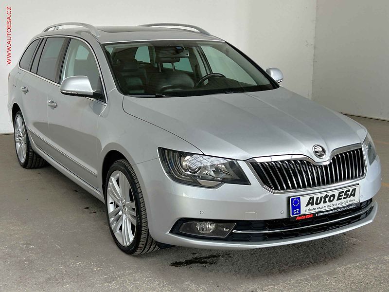Škoda Superb (2015) 2.0 TDi, Elegance, DSG, kůže - fotografie inzerátu
