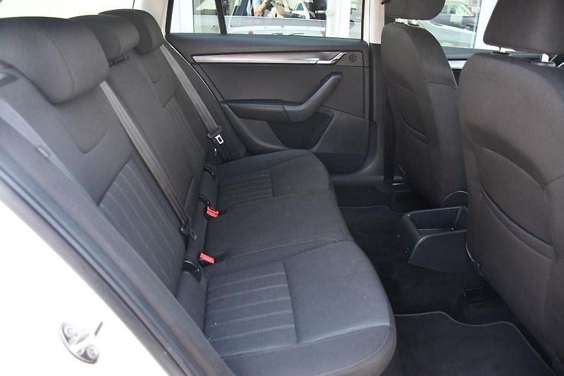 Škoda Octavia 1.5TSi 110kW DSG NAV KESSY - fotka 16 z 52