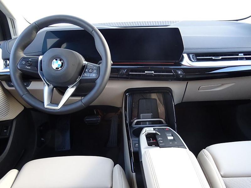 BMW Řada 2 220i Active Tourer - fotka 4 z 7