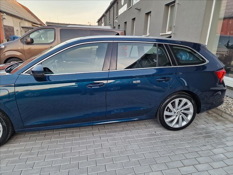 Škoda Octavia 1.4 TSI iV DSG Style,ČR,1.Maj - fotka 44 z 50