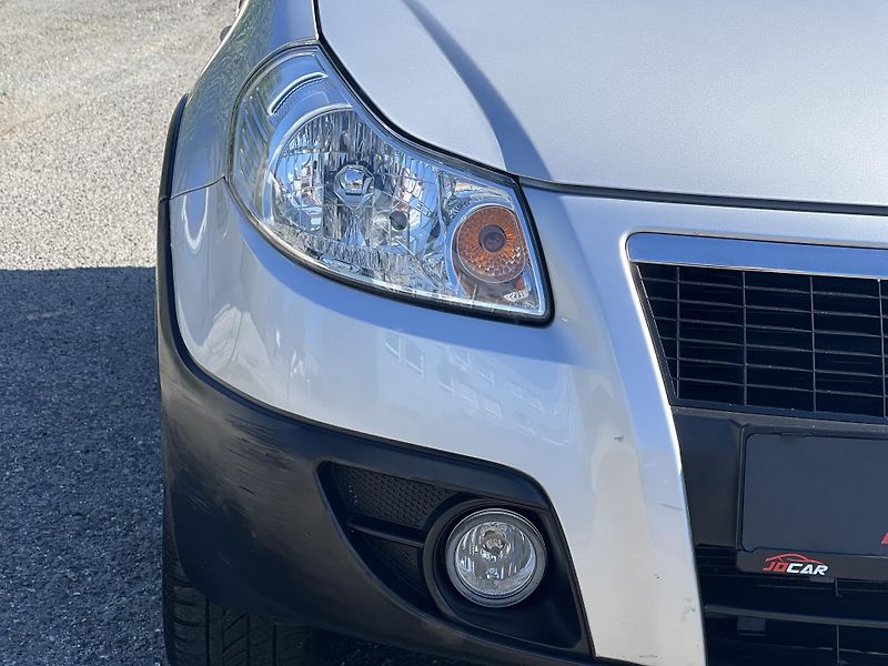 Fiat Sedici 1.6i 16v 4x4 ABS KLIMATIZACE  - fotka 32 z 36