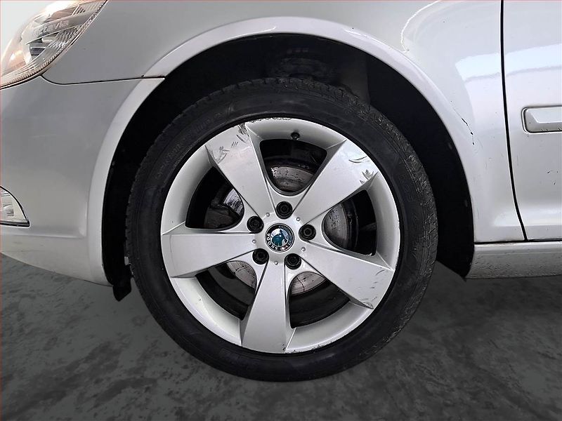 Škoda Octavia (2011) 1.6 TDI, Tempomat - fotka 14 z 18