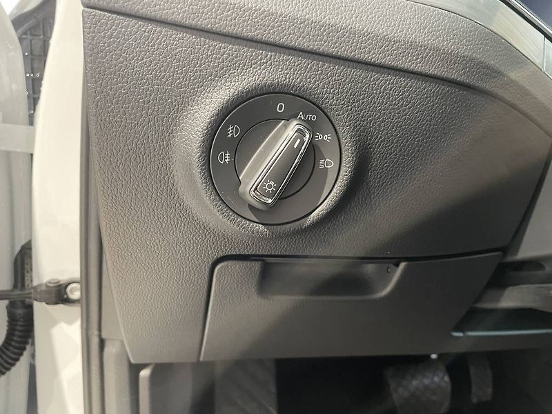 Škoda Superb Combi Style 2,0TDI 147kW DSG/P - fotka 12 z 28