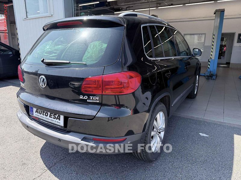 Volkswagen Tiguan (2012) 2.0 TDI, navi, bixen - fotka 2 z 3