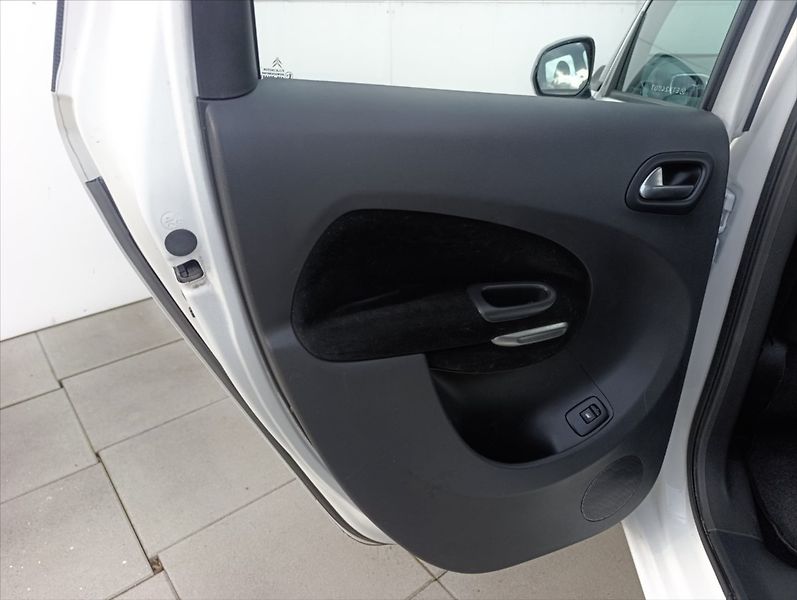 Citroën C3 Picasso 1,6 HDi REZERVOVANO Automat .A - fotka 18 z 33