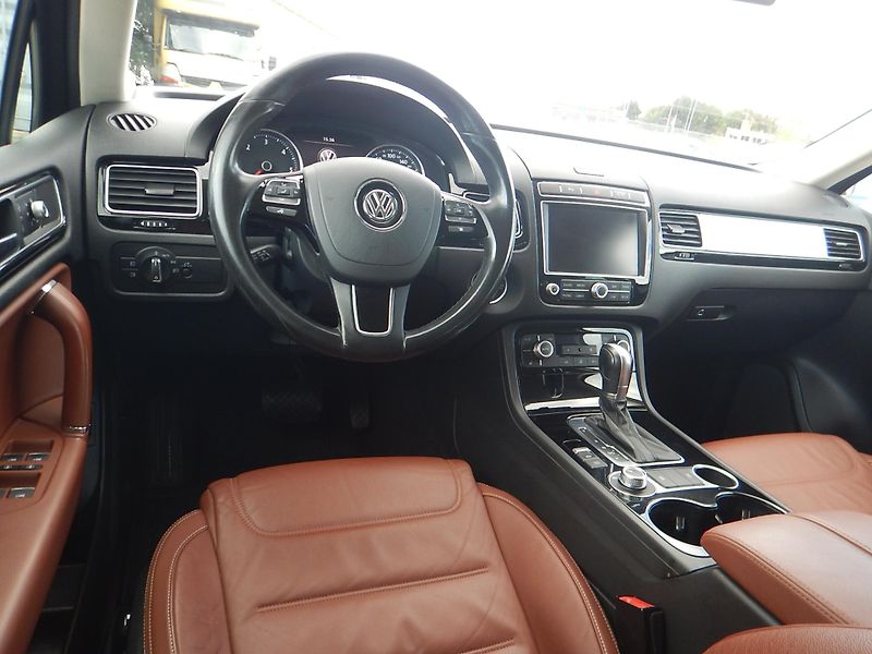 Volkswagen Touareg 3.0 TDI V6, 4x4, DSG - fotka 11 z 31