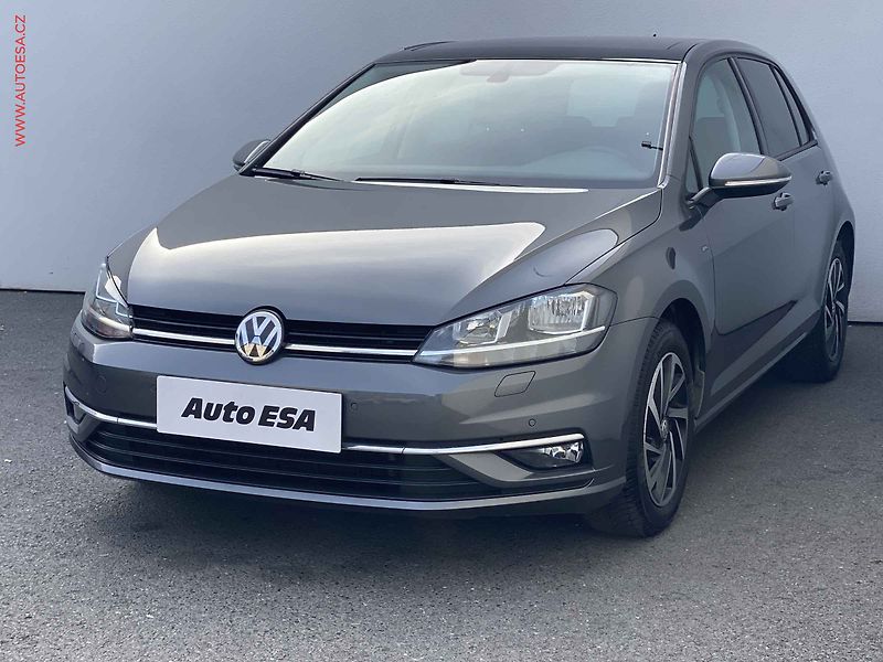 Volkswagen Golf (2018) 1.5 TSi, Join, panor - fotka 3 z 19