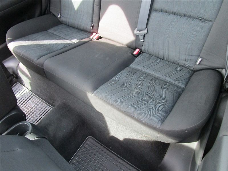 Peugeot 207 1.4i 54kW - fotka 23 z 35