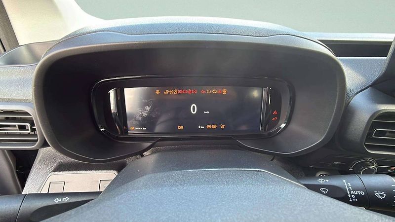 Opel Combo (2026) L1H1 Editon Plus 1.2 TURBO (81 - fotka 18 z 24