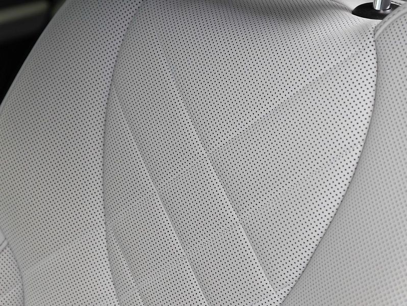 BMW X5 xDrive40i - fotka 20 z 22