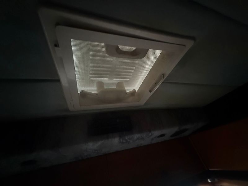 Peugeot Ostatní 2,5  DIESEL  CAMPER - fotka 21 z 32