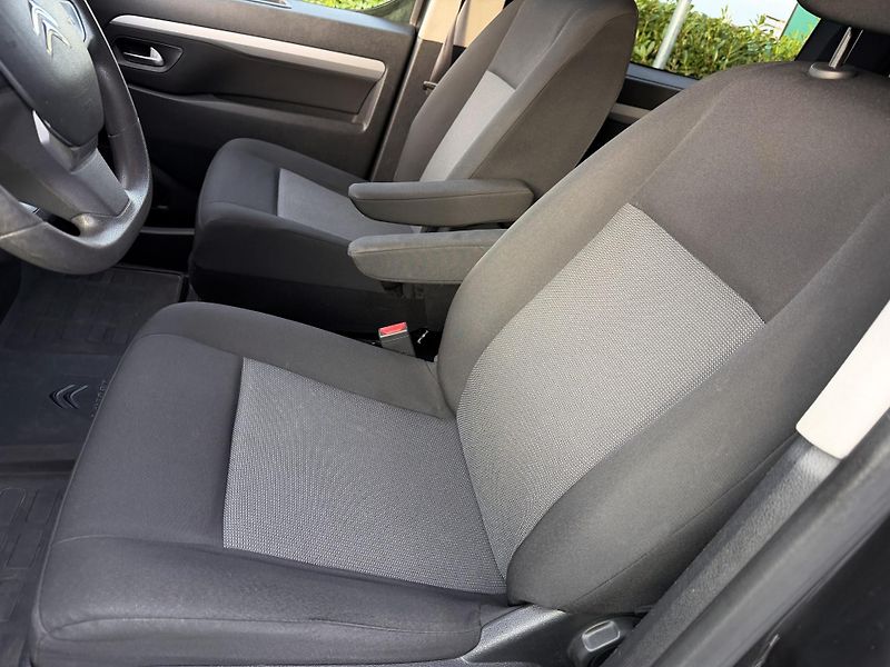 Citroën SpaceTourer (2016) 2.0 BlueHDi 130 kW/8 míst - fotka 15 z 19