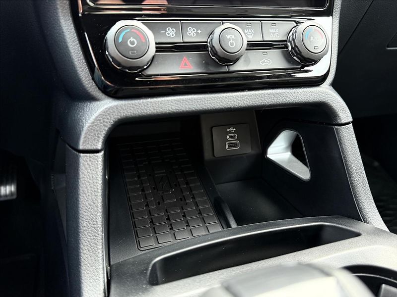 Ford Ranger 3,0 EcoBlue 177 kW V6 Wildtrak - fotka 47 z 49