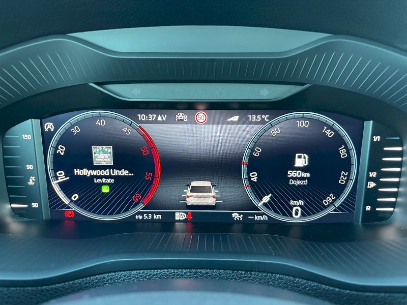 Škoda Karoq (2022) 2.0 TDI 110kW SportLine - fotka 14 z 35