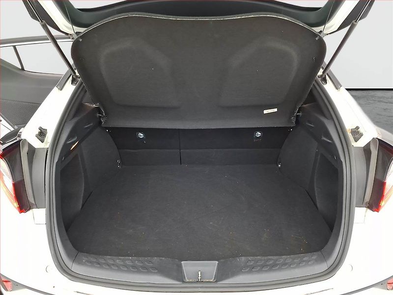 Toyota C-HR (2022) Comfort 1.8 Hybrid - fotka 14 z 16