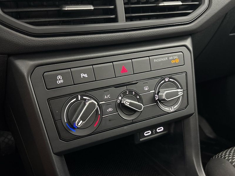 Volkswagen T-Cross Limited - fotka 19 z 27