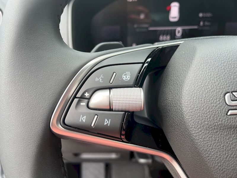 Škoda Karoq (2025) SELECTION 1.5 TSI DSG - fotka 15 z 30