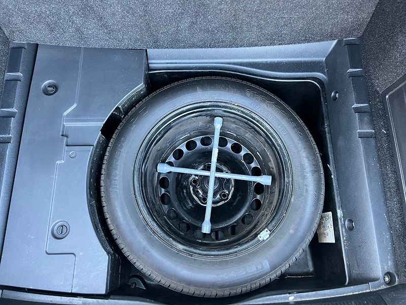 Volkswagen Passat TDI-ALU-NAVI-PLNÝ SERVIS - fotka 43 z 45