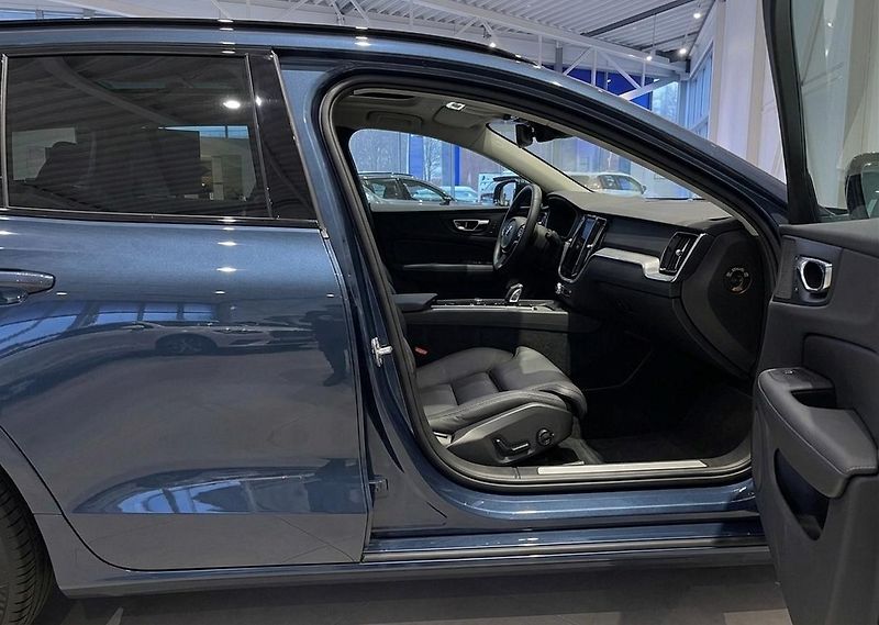 Volvo V60 (2026) B4 PLUS DARK MY27 - fotka 6 z 6