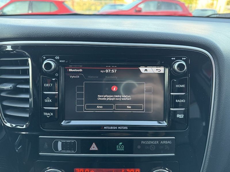 Mitsubishi Outlander (2019) 2.0i Mivec AWD Automat LED - fotka 12 z 48