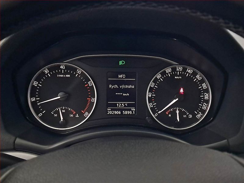 Škoda Octavia (2011) 1.4 TSI, Tempomat - fotka 11 z 14