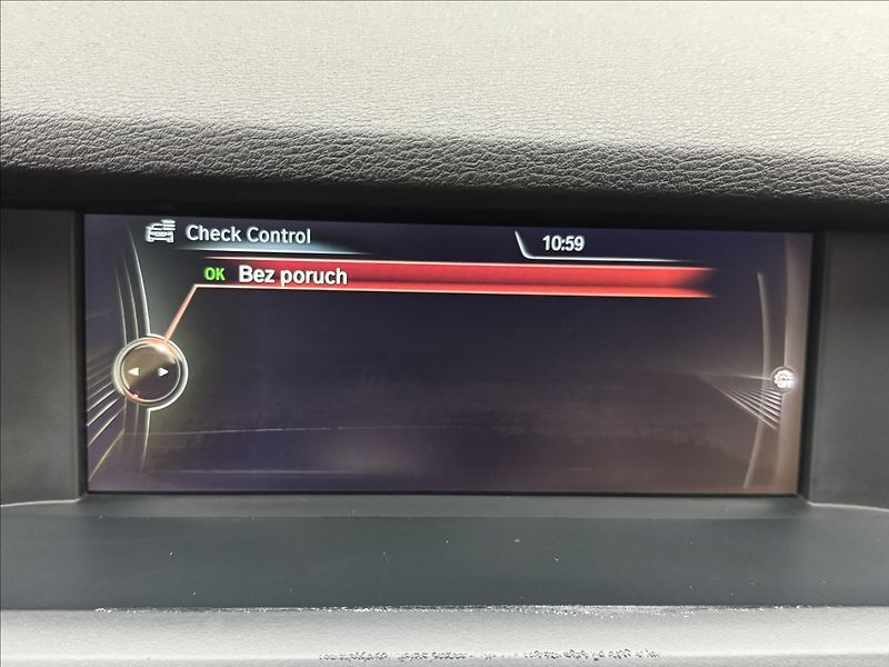 BMW X3 2,0 4X4 DPH M 2XKOLA NAVI ČR - fotka 15 z 36
