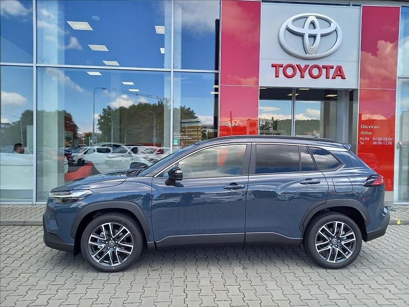 Toyota Corolla Cross 2,0 Executive + Skyview - fotka 3 z 15
