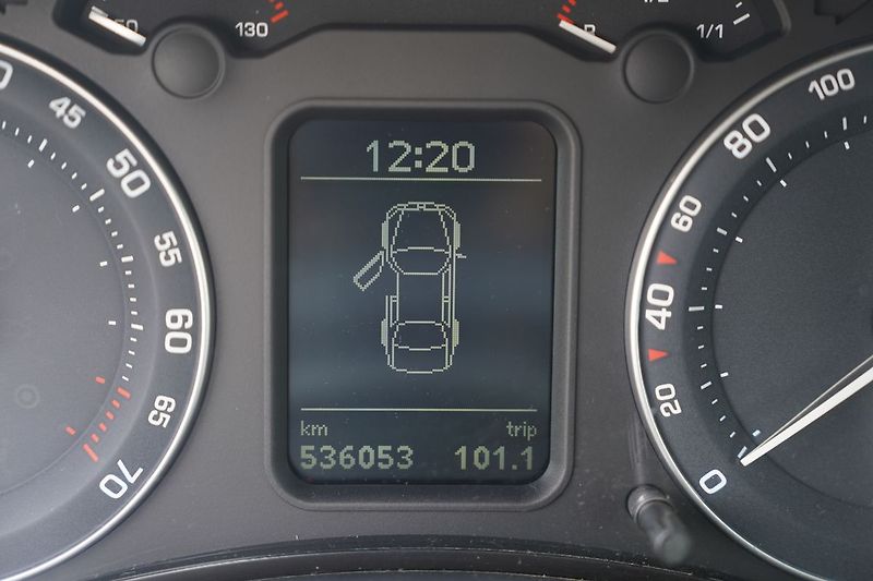 Škoda Octavia 1.6 FSI/116PS/Elegance/kůže/ČR - fotka 32 z 39