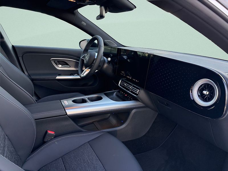 Mercedes-Benz CLA (2026) 250+ electric - fotka 12 z 15