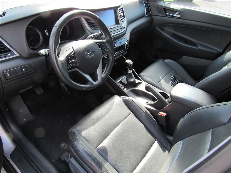 Hyundai Tucson 1,6 GDi 97kW Premium - fotka 9 z 32